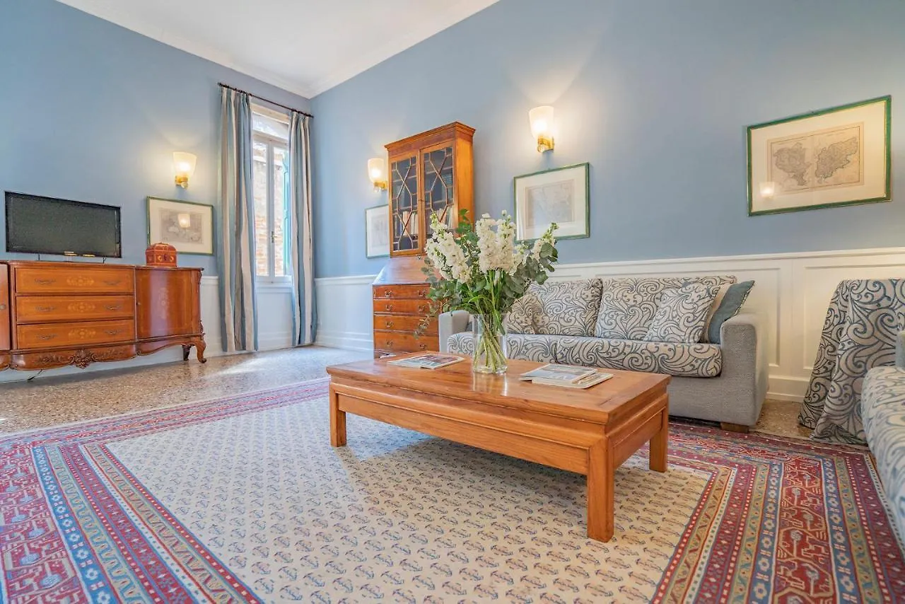 Ca' Grassi 1 Venetian Apartment